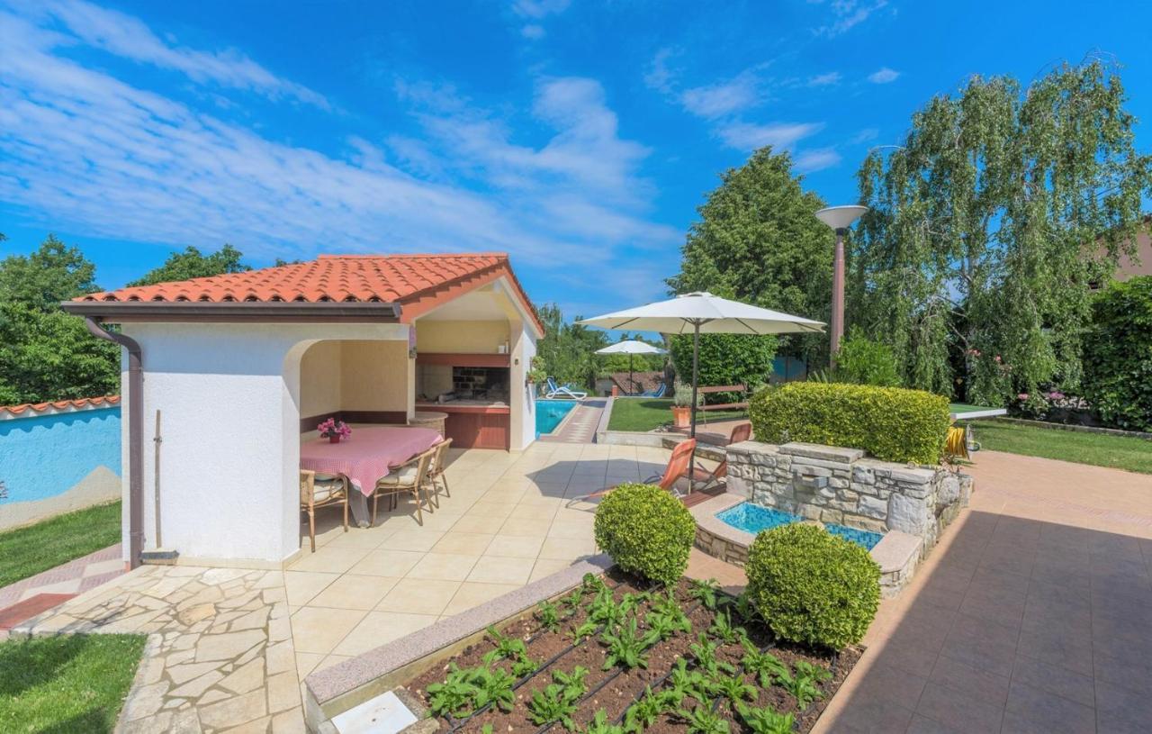 Villa Anita With Common Pool Vrvari Exterior photo