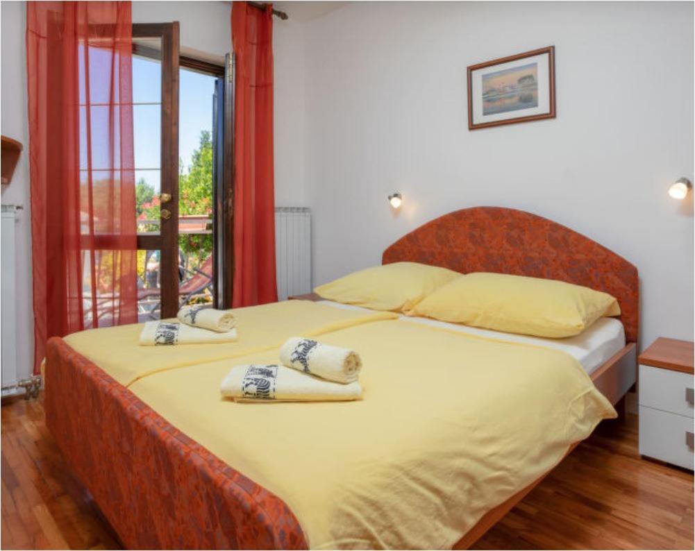 Villa Anita With Common Pool Vrvari Room photo